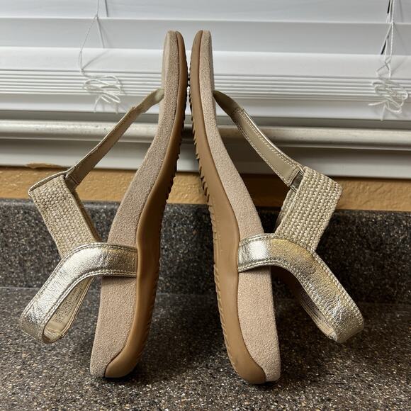 Vionic Women's 9.5 Gold Leather Slip On Thong Summer Comfort Casual Sandals Flat - Picture 6 of 11